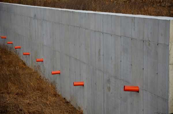 Cost of Retaining Wall Drainage in Glendale